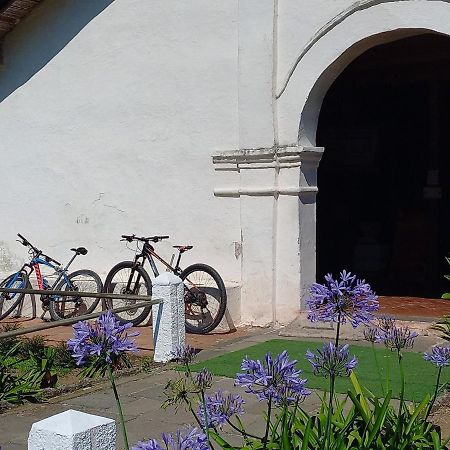 Montana Linda Hostel Orosi Bagian luar foto